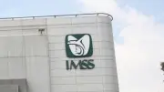 Familiar confronta a trabajadora del IMSS en Aguascalientes por presunto maltrato a adulto mayor