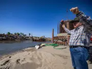 Gobernador Rocha Moya supervisa avance del puente Bellavista-Boca del Río-Las Glorias en Guasave