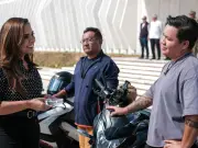 Gobernadora de Quintana Roo exige denunciar corrupción en entrega de vehículos robados