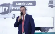 Gobierno lanza programa de 6 mil millones para renovar autotransporte pesado en México