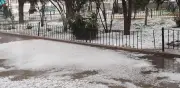 Granizada intensa cubre de blanco Tizayuca, Hidalgo, causando complicaciones viales
