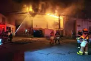 Incendio consume empresa cafetalera al sur de Monterrey, sin víctimas reportadas