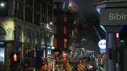 Incendio devasta edificio histórico junto a estación central de tren en Glasgow