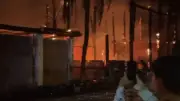 Incendio devasta zona turística de Punta Zicatela en Puerto Escondido, Oaxaca