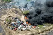 Incendio en Acapulco deja más de 100 vehículos siniestrados y afecta a la comunidad
