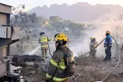 Incendio en el Río Pesquería afecta negocio local y genera alarma en Nuevo León