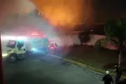 Incendio en terreno baldío de Apodaca genera alarma y moviliza a bomberos