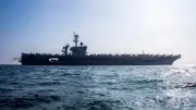 Irán ataca portaaviones USS Abraham Lincoln en el Golfo con misiles balísticos