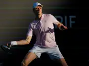 Jannik Sinner avanza a semifinales en Miami y extiende su récord de sets ganados