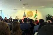 Johnson insta a fortalecer la relación México-Estados Unidos en encuentro clave
