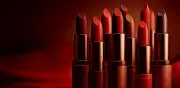 Labiales 2026: Rojo Tomate, Rosas Tropicales y Nudes Cálidos Dominan la Temporada
