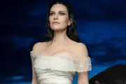 Laura Pausini canta covers de sus temas favoritos en español en emotivo concierto