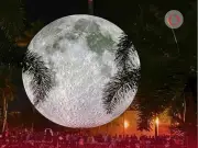 Luna gigante en Reforma extiende su brillo: exposición 'Sola la luz, primavera' amplía su plazo