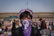 Marcha del 8M en CDMX: 120 mil mujeres protestan contra violencia y cuestionan prioridades del Mundial