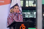 Mariana Rodríguez lanza mensaje electoral en acto oficial, genera controversia