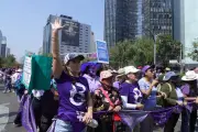 Miles de mujeres exigen justicia para víctimas de feminicidio en masiva marcha del 8M