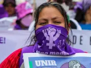 Miles de mujeres marchan en el 8M por igualdad y contra la violencia en todo el mundo