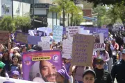 Miles de personas claman 'Ni una menos' en Guadalajara contra la violencia de género
