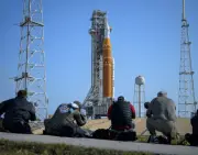 NASA inicia cuenta regresiva para histórico regreso tripulado a la órbita lunar