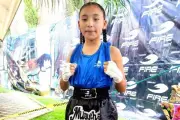 Niña de Escobedo se prepara para competir en Muay Thai en Tailandia