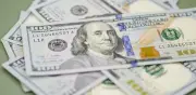 Peso Mexicano Cae por Tercera Jornada: Dólar en $17.77 por Tensiones en Medio Oriente