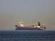 Petróleo WTI se dispara 8.69% tras escalada bélica en Medio Oriente y amenazas sobre Ormuz