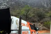 Rescatan a senderista tras 5 horas atrapado en cañón de Nuevo León