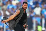 Ricky Martin electriza a miles con su show en la final de cricket en EU