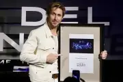 Ryan Gosling recibe constelación con su nombre en el Papalote Museo del Niño