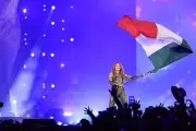 Shakira reúne a 400 mil personas en el Zócalo en histórico concierto