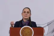 Sheinbaum modifica ley para excluir sueldos clave del gasto corriente, alertan opacidad financiera