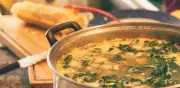 Sopa de Acelgas: Receta Tradicional y Nutritiva para Días Fríos
