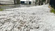 Tecámac y Tizayuca amanecen cubiertas de hielo tras intensa granizada