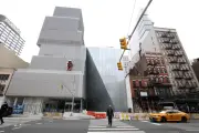 Tras dos años de cierre, el icónico New Museum de Nueva York reabre sus puertas
