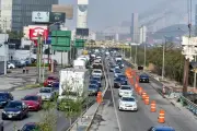 Tráfico en Morones Prieto se intensifica por cierres viales en Monterrey
