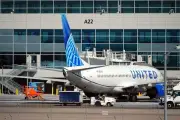 United Airlines advierte incremento del 20% en precios de boletos aéreos