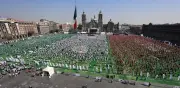Zócalo de CDMX se convierte en el campo de fútbol más grande del mundo con récord Guinness