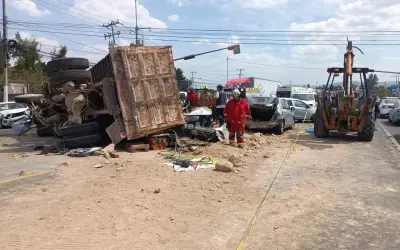 Accidente múltiple en carretera a Colotlán deja un fallecido y nueve lesionados en Zapopan