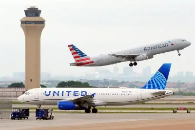 Acciones de American Airlines se desploman tras cancelar fusión con United