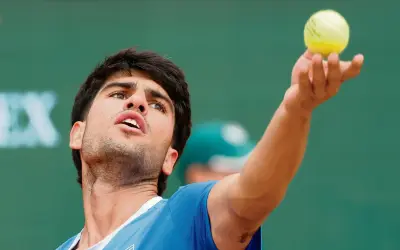 Alcaraz Demuestra Su Favoritismo en Montecarlo con Contundente Victoria sobre Báez