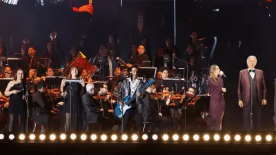 Andrea Bocelli reúne a 130 mil personas en el Zócalo con fusión de ópera y cumbia