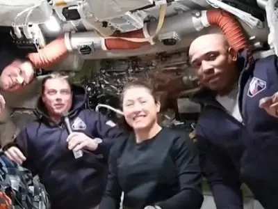 Artemis II avanza sin contratiempos hacia la Luna, a punto de hacer historia