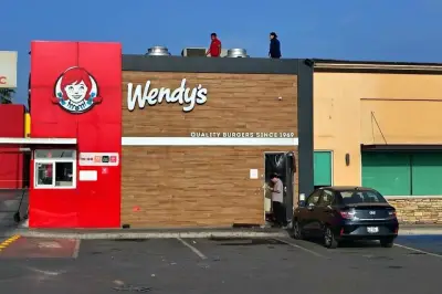 Asaltantes se Llevan Caja Fuerte de Negocio de Hamburguesas en Robo Audaz