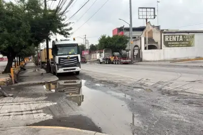 Avenida Los Ángeles en Monterrey queda libre de agua tras intensas lloradas
