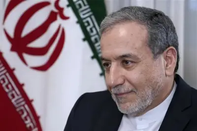 Canciller iraní viaja a Rusia sin acuerdo de diálogo con EU