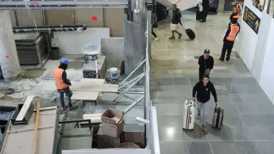 Caos en AICM por obras: pasajeros optan por apps ante altos costos de taxis