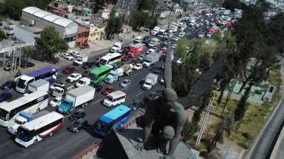 Caos vial en México-Pachuca por bloqueo intermitente hacia CDMX