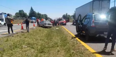 Choque frontal contra tráiler en Hidalgo: dos muertos y tres heridos