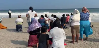 Comunidad ikoots pide al mar que devuelva cuerpo de Lesly, desaparecida por mar de fondo