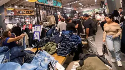 Consumo Privado en México Cae 1.6% en Enero 2026, Impactando Bienes Importados